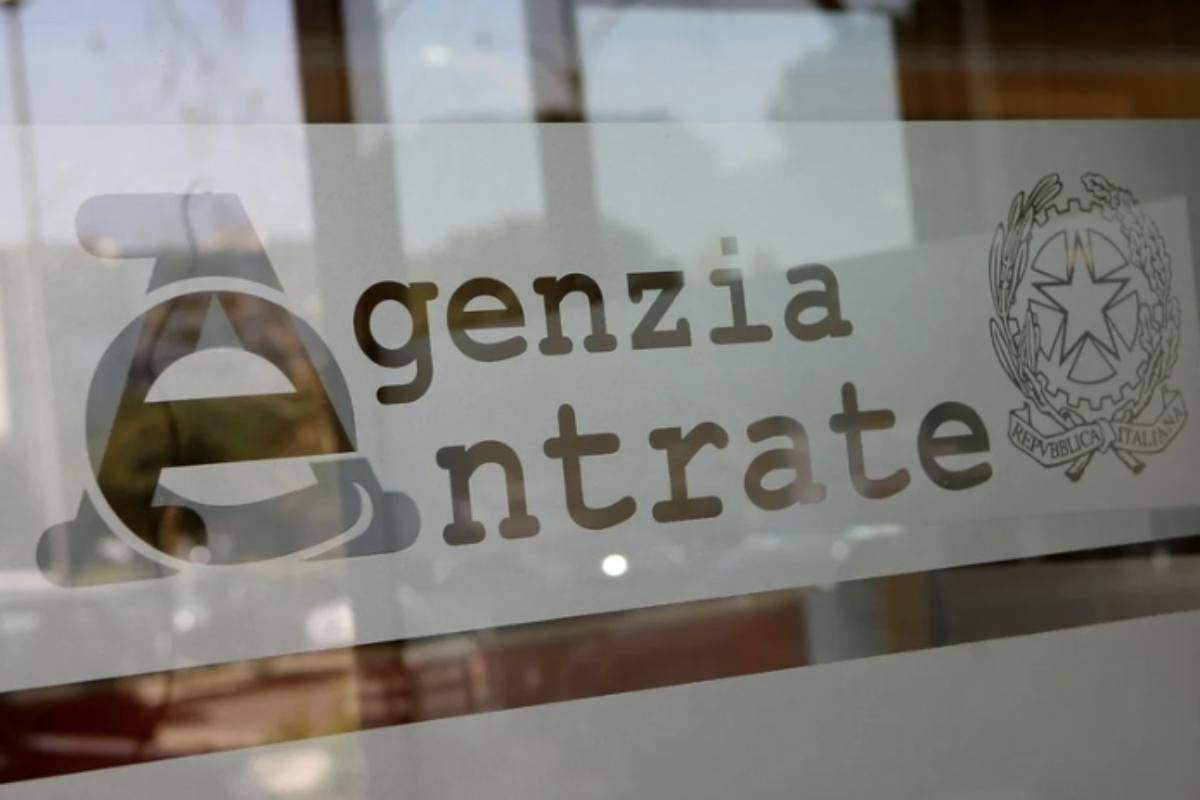 La normativa non si limita a stabilire obblighi di comunicazione, ma prevede anche un sistema di sanzioni rigoroso