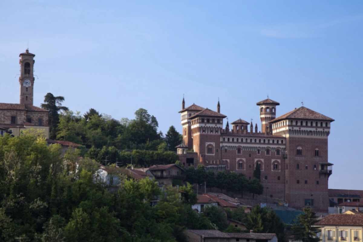Visitare Ozzano Monferrato significa percorrere a piedi un borgo che ha mantenuto intatte le sue atmosfere medievali,