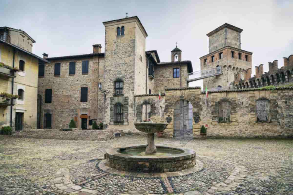 La visita a Vigoleno non può dirsi completa senza assaporare le eccellenze gastronomiche del territorio. Tra i prodotti più rinomati spiccano il Vin Santo di Vigoleno