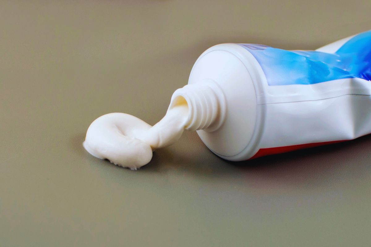 il dentifricio per eliminare i germi in lavatrice