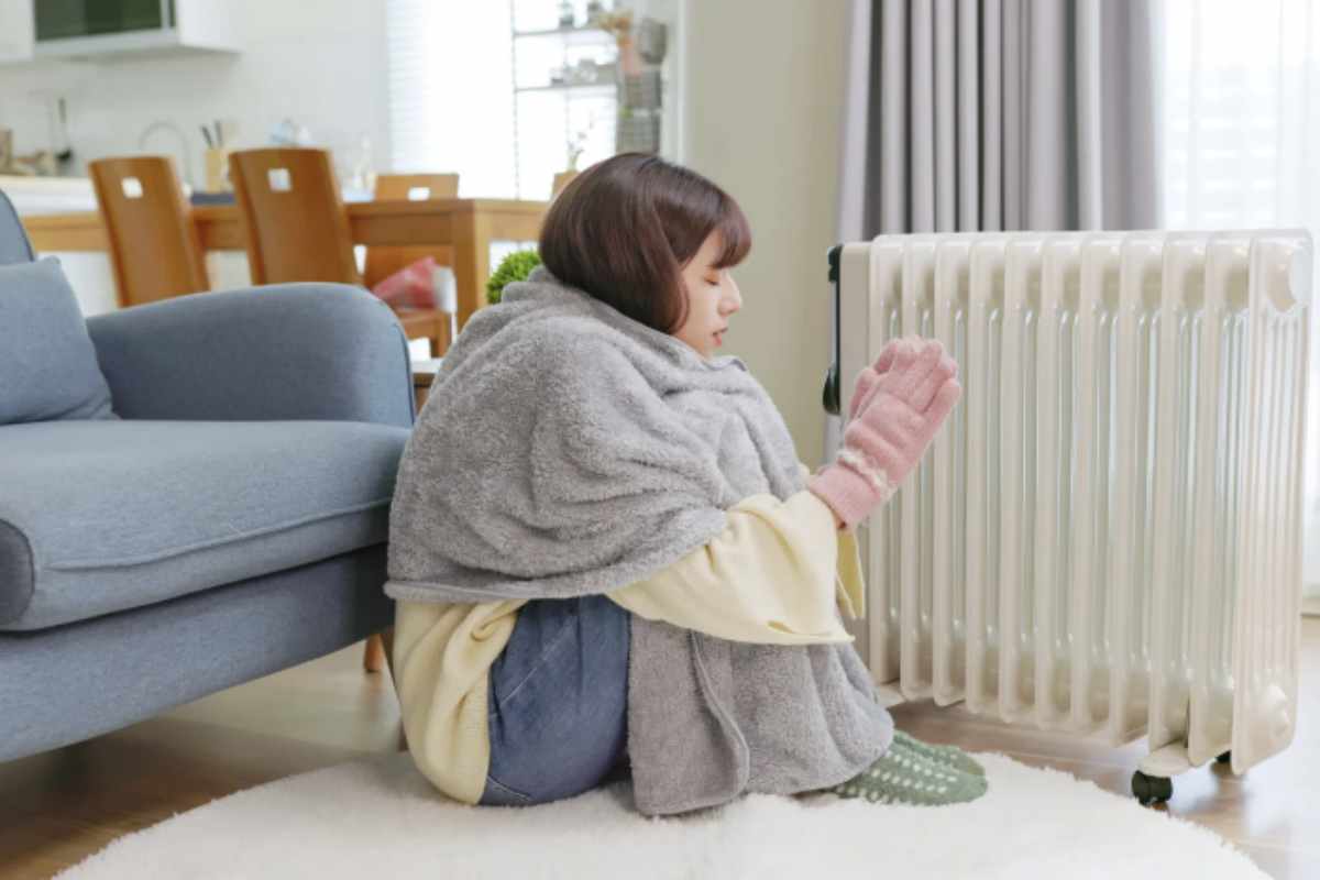 Per chi soffre la sensazione di freddo in casa nonostante il riscaldamento, è consigliabile adottare alcune strategie mirate.