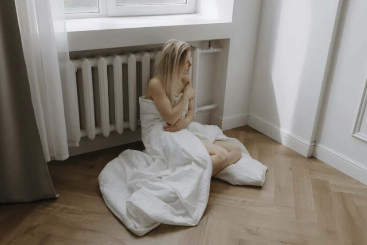 Molti si trovano a dover fare i conti con un dilemma frequente: “Ho i termosifoni accesi ma ho ancora freddo”.