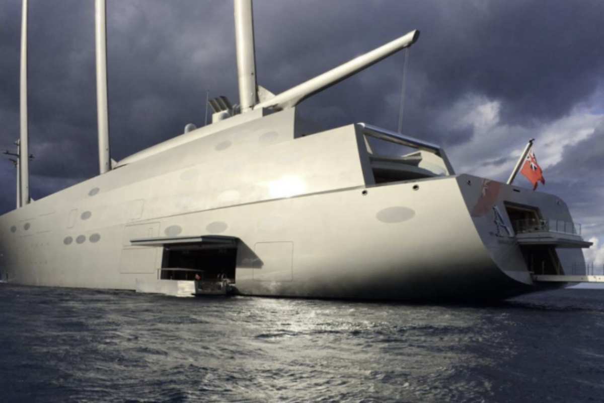 uesto gigante del mare è spesso descritto come il più “spaventoso” per la sua estetica audace e innovativa, che ha diviso esperti e appassionati di nautica.