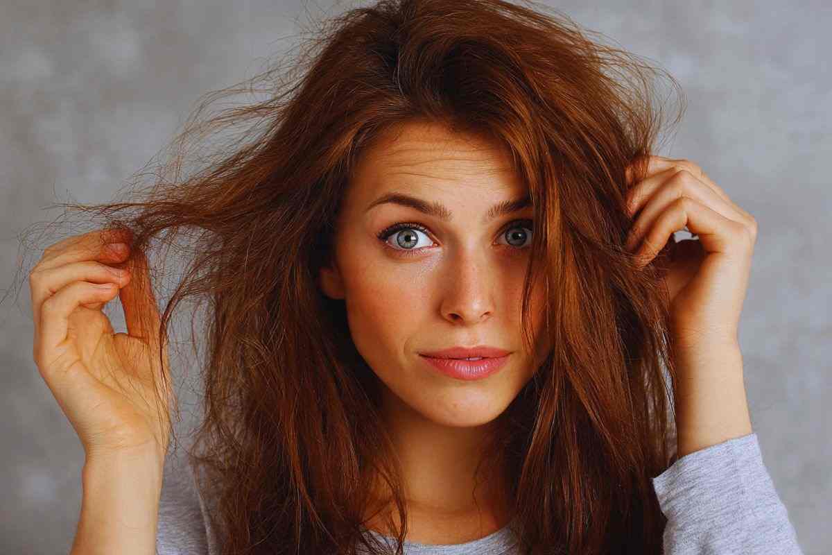 Capelli crespi quando piove: come risolvere