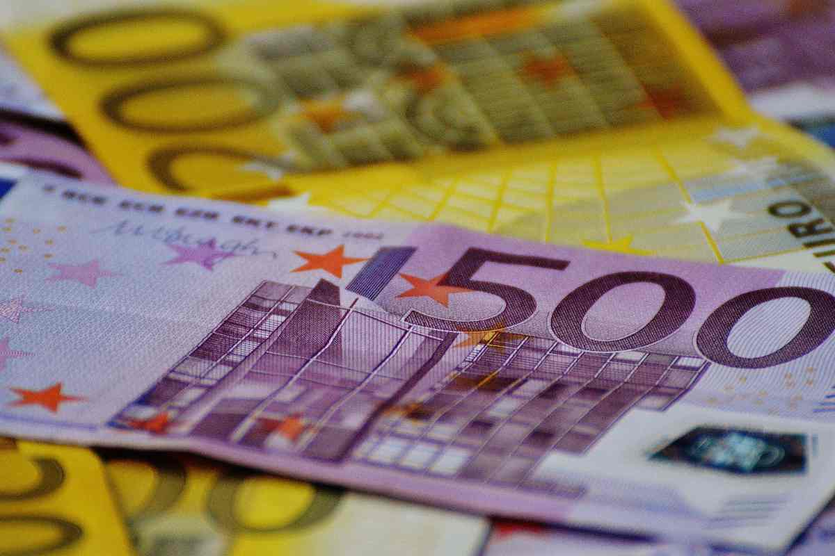 Tredicesima 2025, il pagamento slitta?