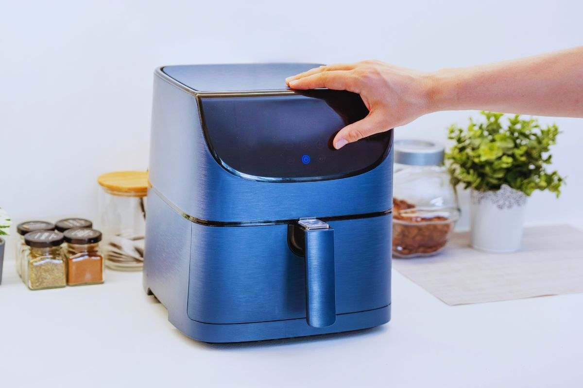 la friggitrice ad aria e il forno